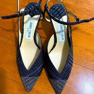 Never worn . Received as a gift .